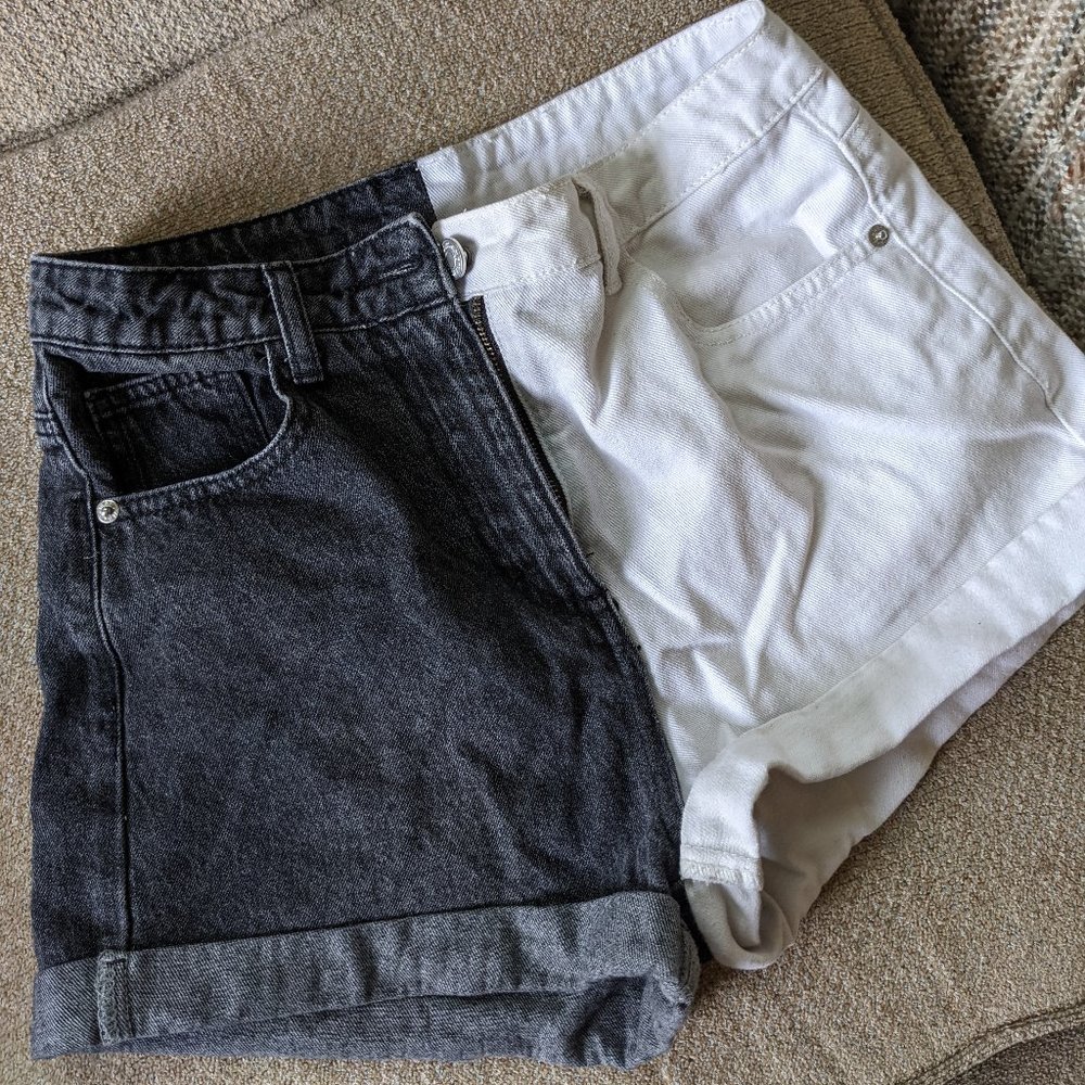 Shein Two-tone Colorblock Shorts - Small